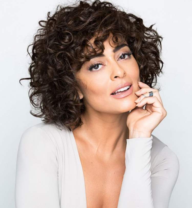 The bob cut with bangs is one of the trends for curly hair 2018