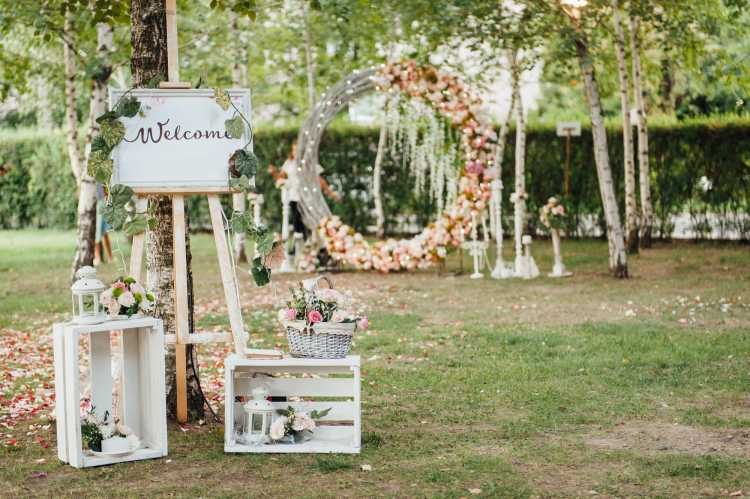 home wedding entrance decoration