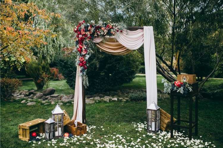 simple altar for home wedding