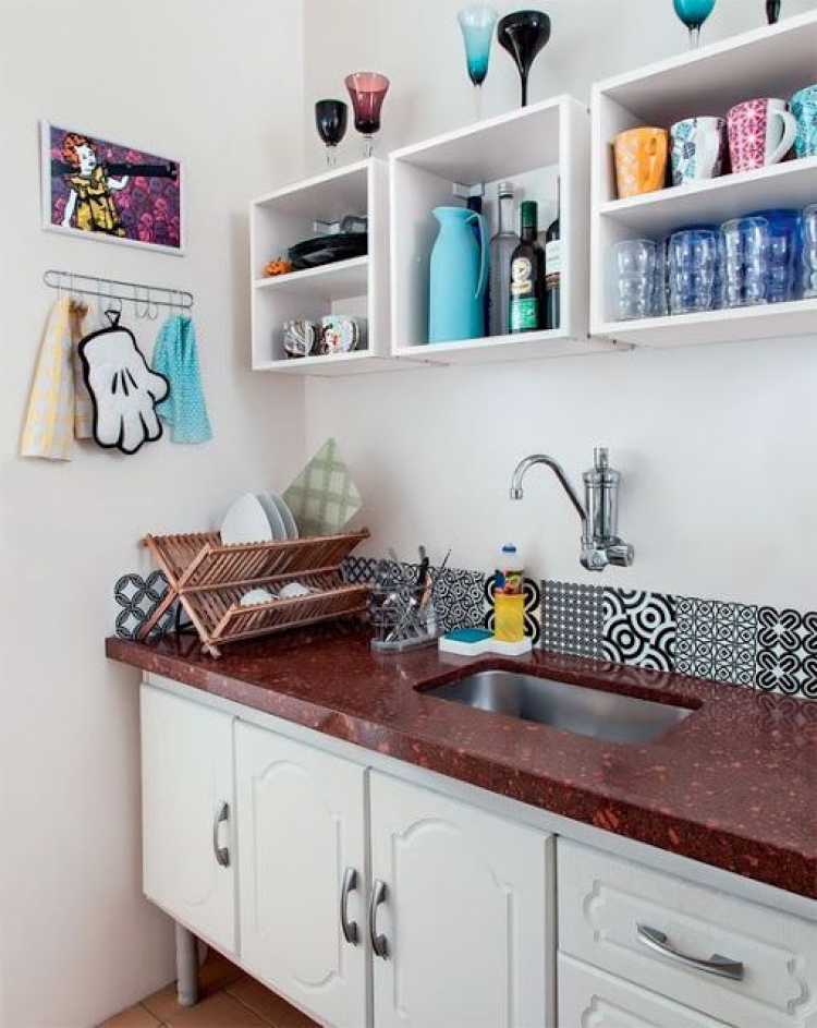 Tips for decorating a small kitchen