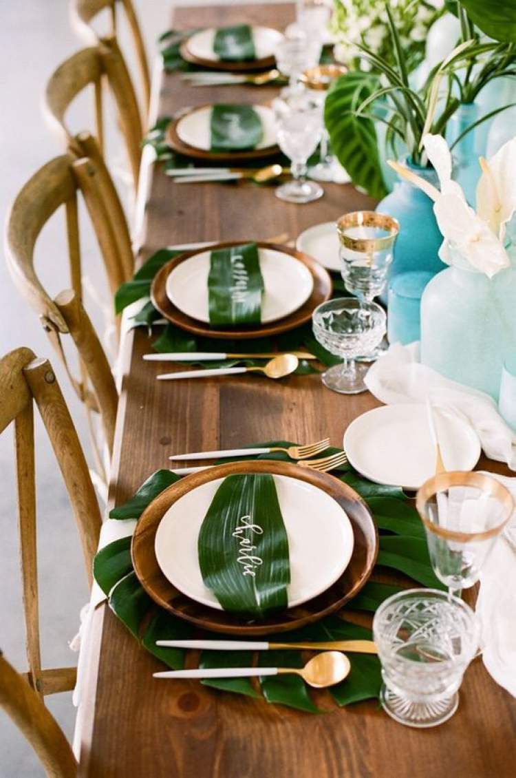 Innovative way to decorate your wedding guest table