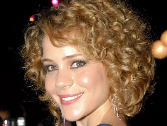 short curly hair - Layers for hair with closed curls