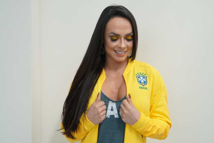 Green and yellow makeup to support Brazil in the World Cup