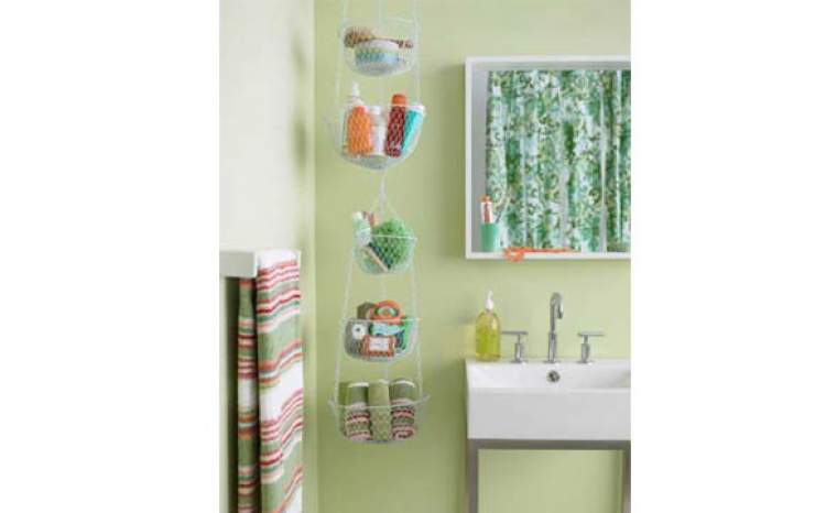 Tip to make a small bathroom more spacious