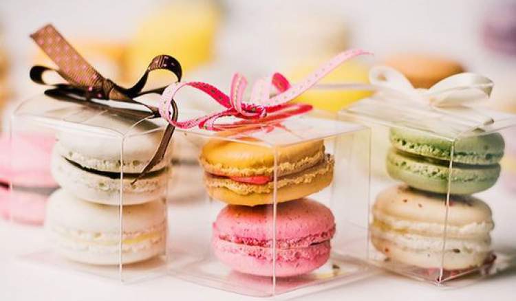 Macarons make great wedding favors