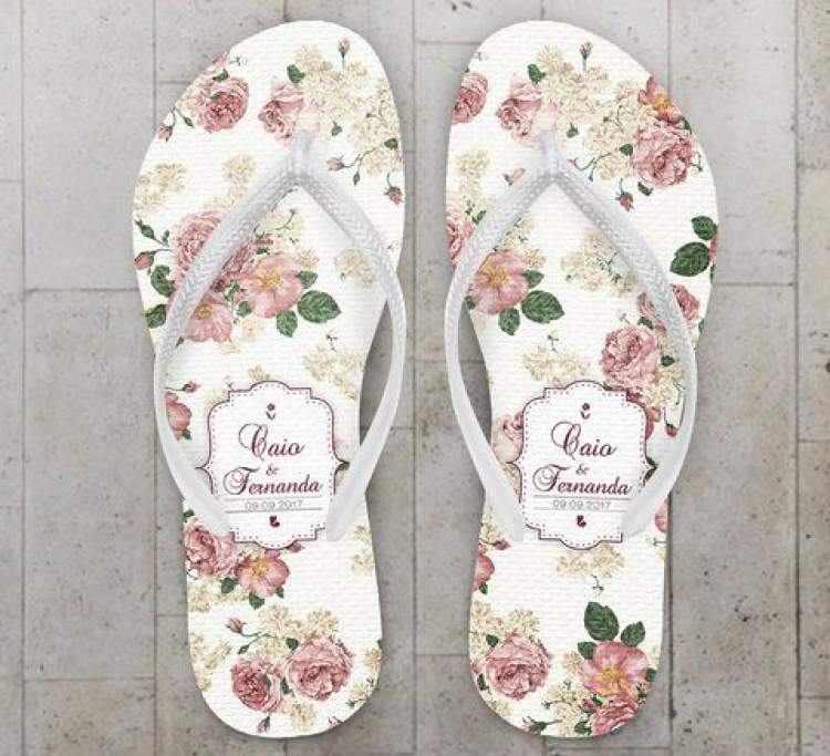 Slippers make great wedding favors