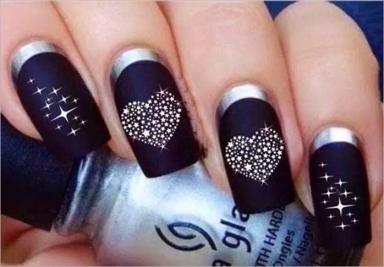 Nail decoration with inverted French nails