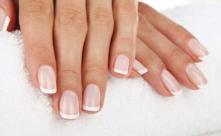 Short French nails