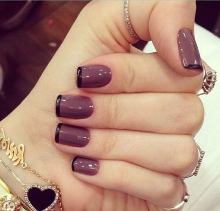 Short nails decorated with English