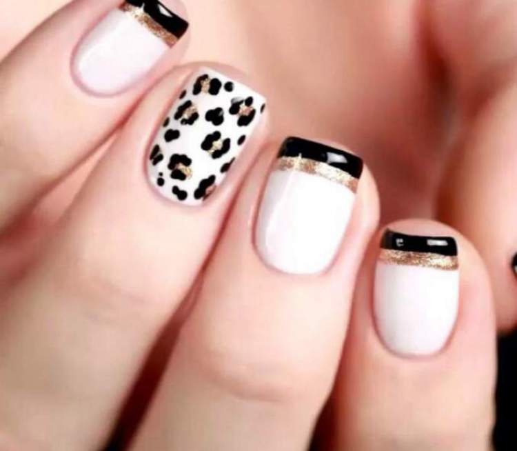 short nails decorated with animal print