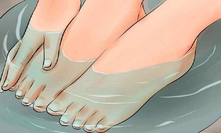 Foot bath to treat ingrown toenails at home