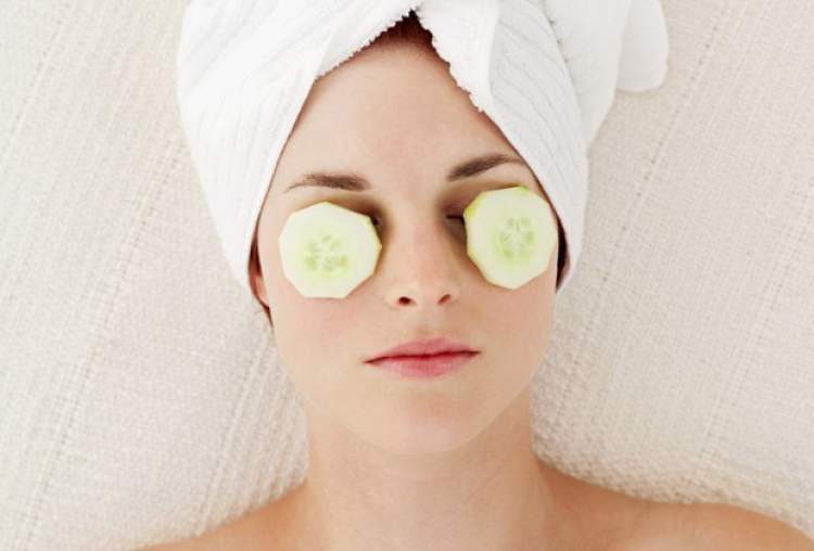 Cucumber to correct dark circles naturally