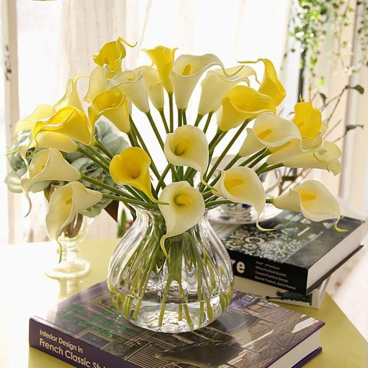 Tips for decorating a home with flowers