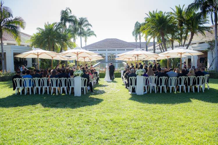 See what guest care you should take at an outdoor wedding