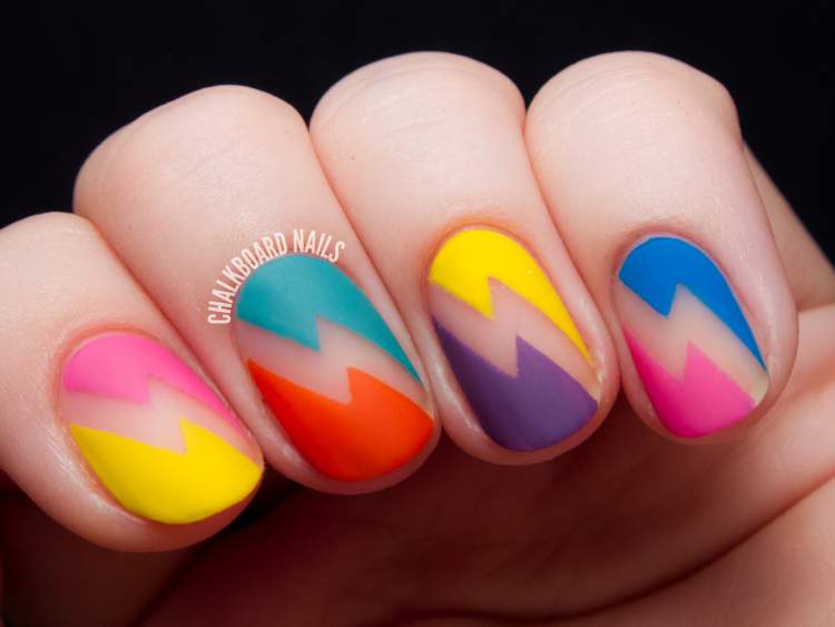 nails decorated with hollow designs