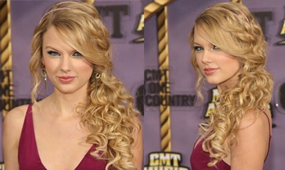 Inspiring singer Taylor Swift hairstyle for women with curly hair