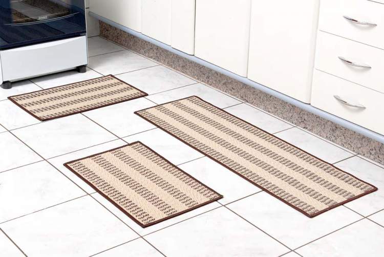 Change the carpets to renew the kitchen without renovations