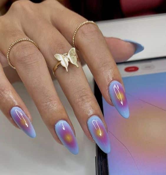 Aura nails: discover this mystical nail trend