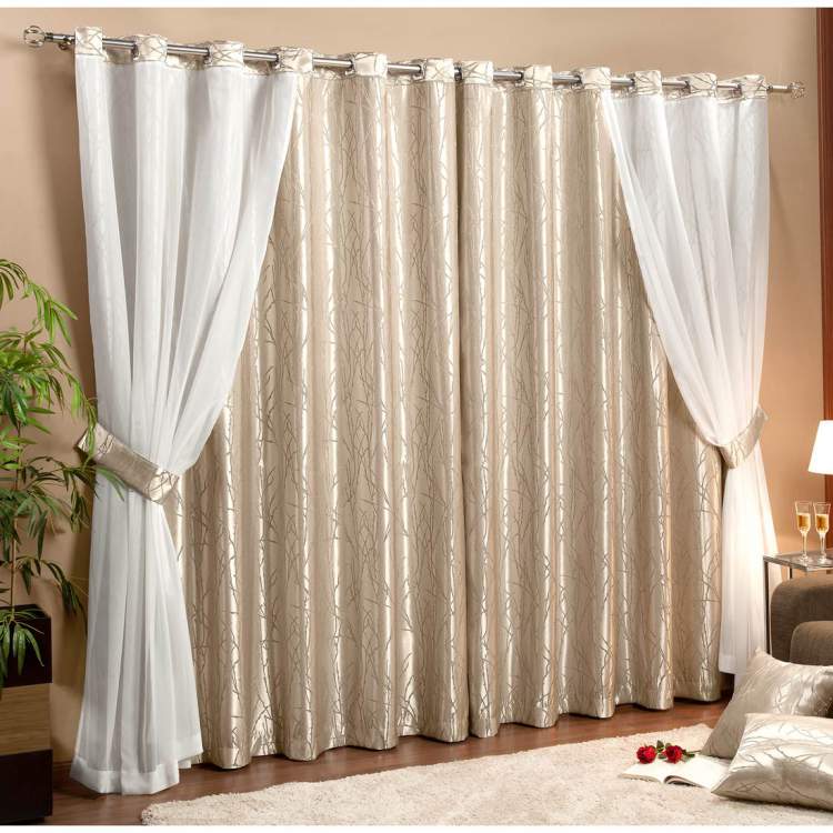 Curtains to decorate the room