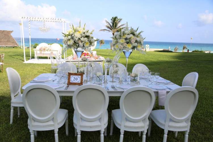 Decoración de fiesta de boda en la playa