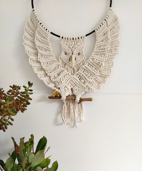 Owl wall macramé.