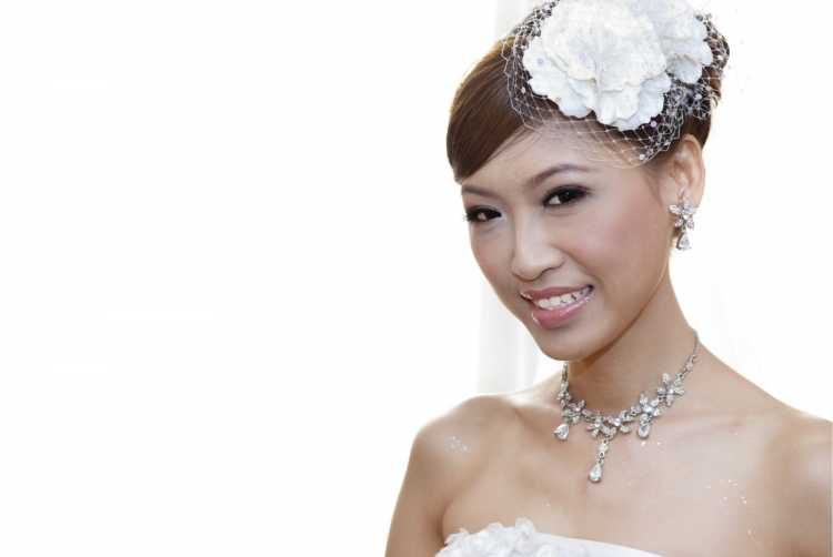 Oriental bride makeup