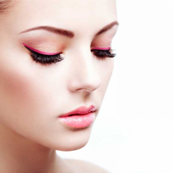 Makeup for bridesmaid with pink eyeliner