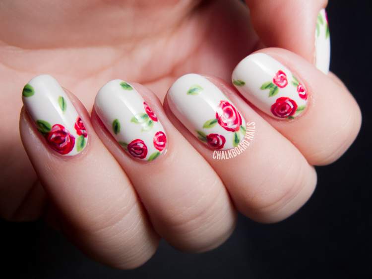 nail decoration with flowers