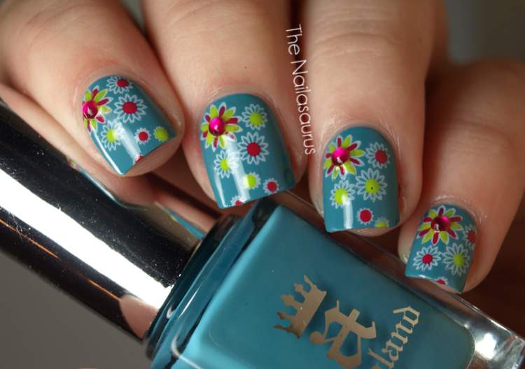 flowers drawn on nails