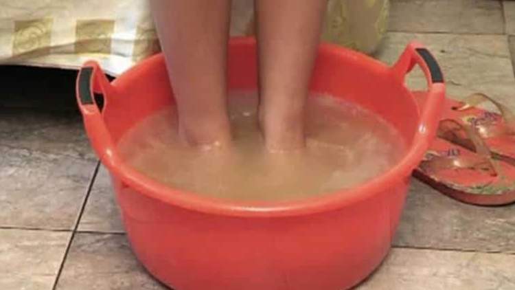 Put your feet in a bowl of vinegar and see what happens to your body