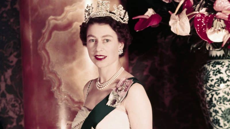 Queen Elizabeth II: discover the history of the Queen of England