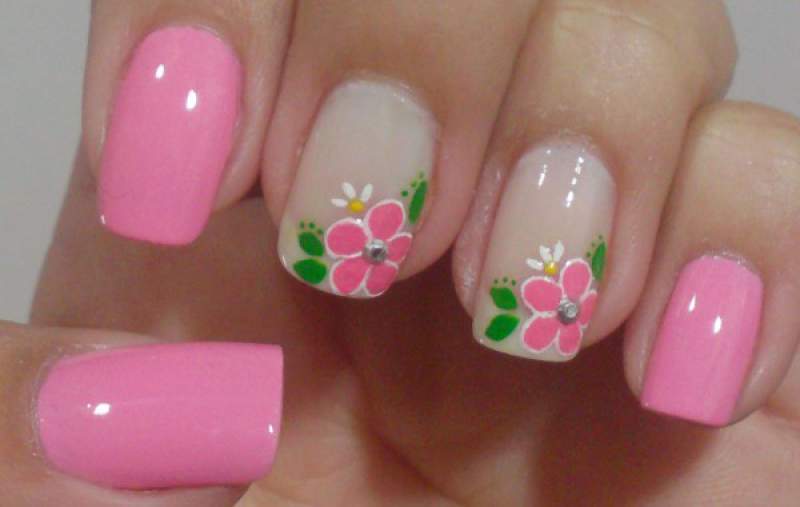 nail model with big flowers