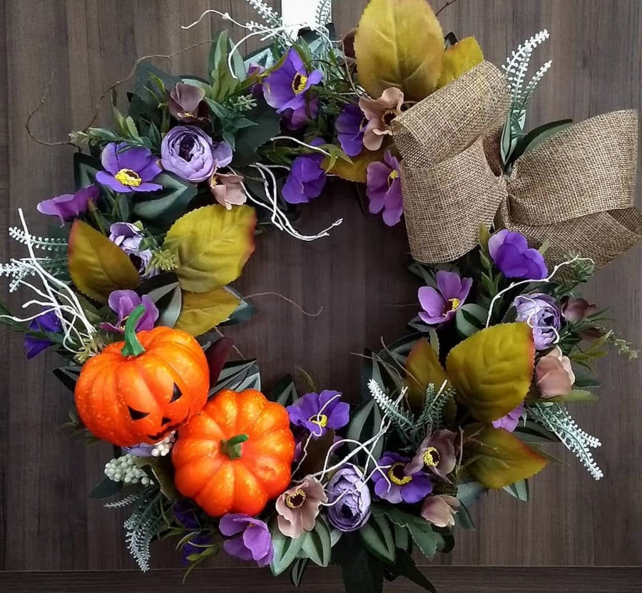 Halloween garland.