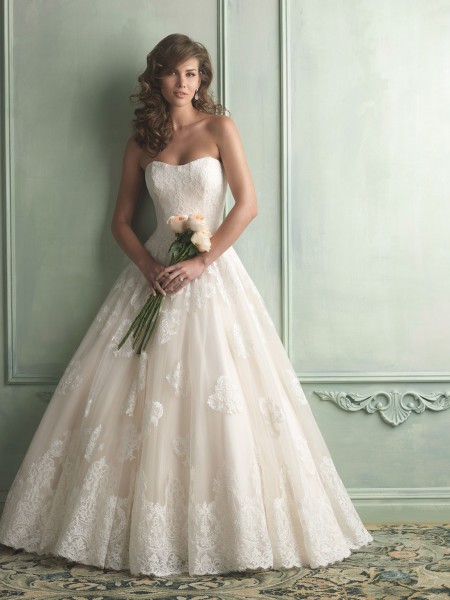 wedding dresses suitable for the Cancer sign