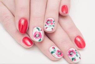 Nails decorated with flowers step by step