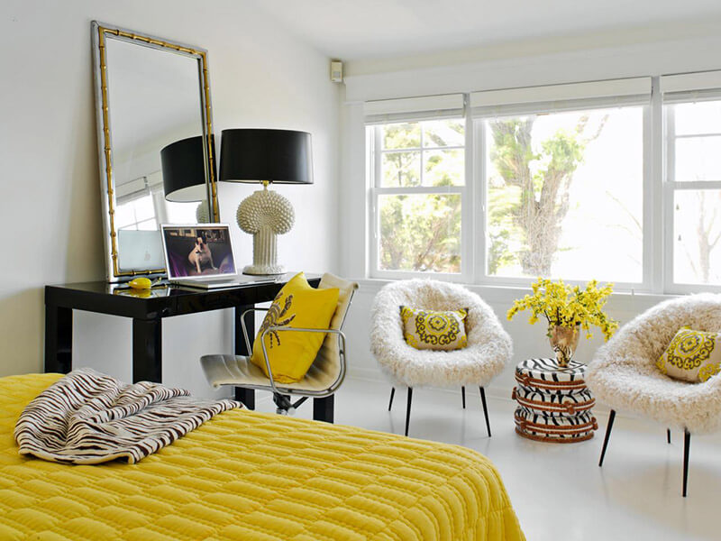 Bedroom decoration using yellow