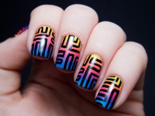 Nails with a maze design and a gradient background