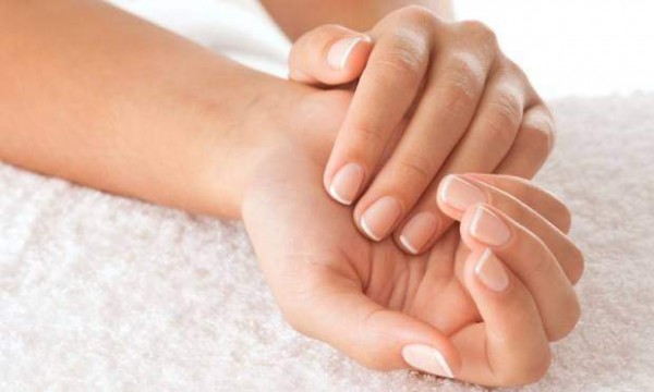 Care before applying false nails