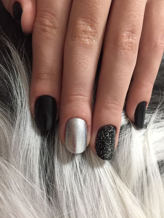 Black decorated nails: tips and inspiration for use