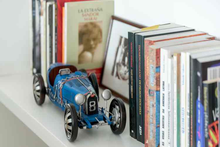 bookcase decoration details, cart as decoration