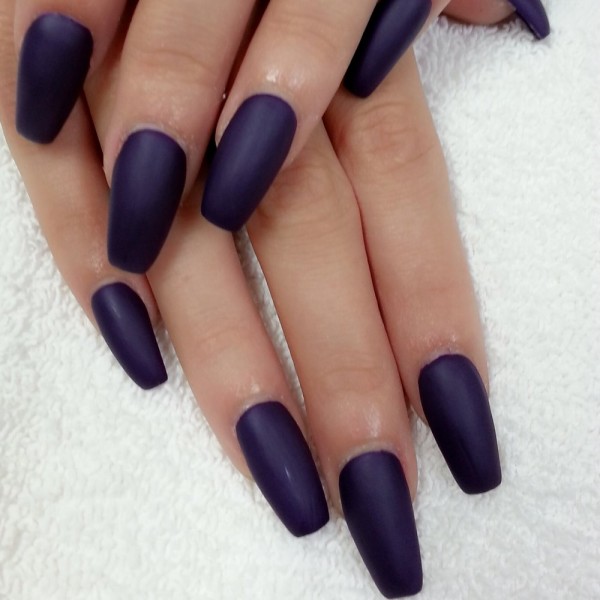 Ballerina Nails in navy blue