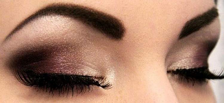 Best makeup for those with small eyes