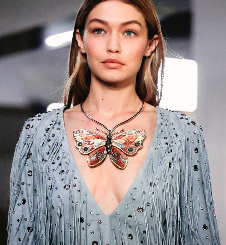 Accessories inspired by nature are one of the trends in semi-jewelry in summer 2019