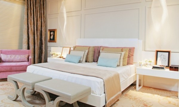 romantic style couple bedroom decoration