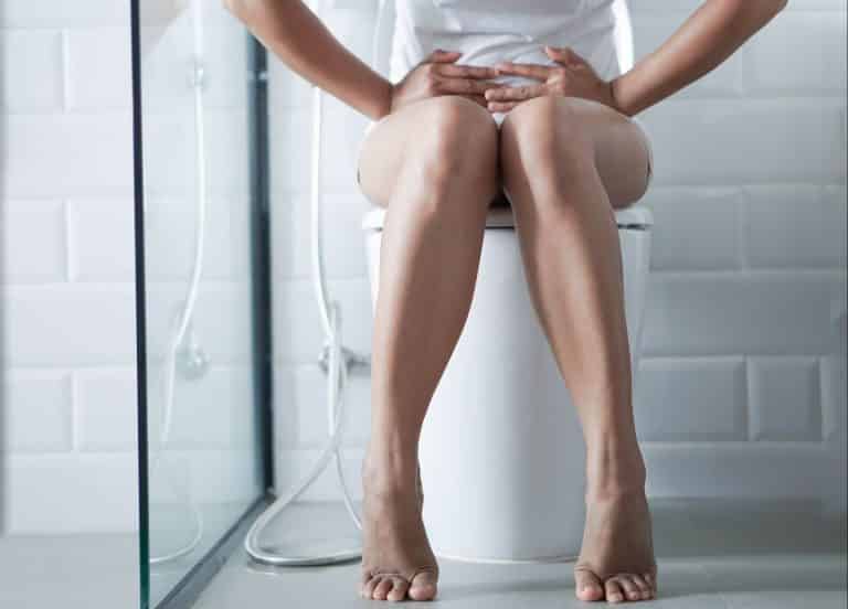 Pain when urinating: 12 main causes and precautions to avoid the symptom