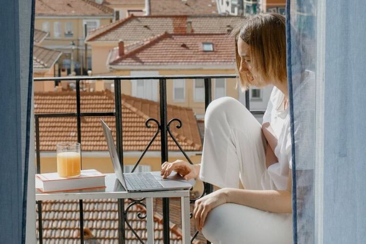 cozy balcony decoration