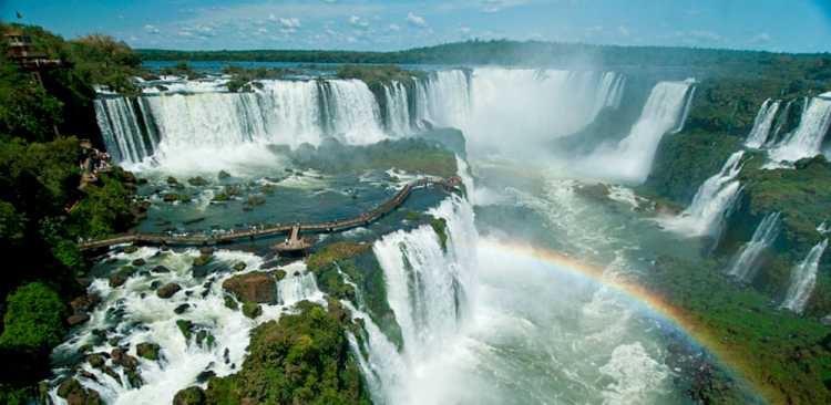 Foz do Iguaçu is one of the best honeymoon destinations in Brazil