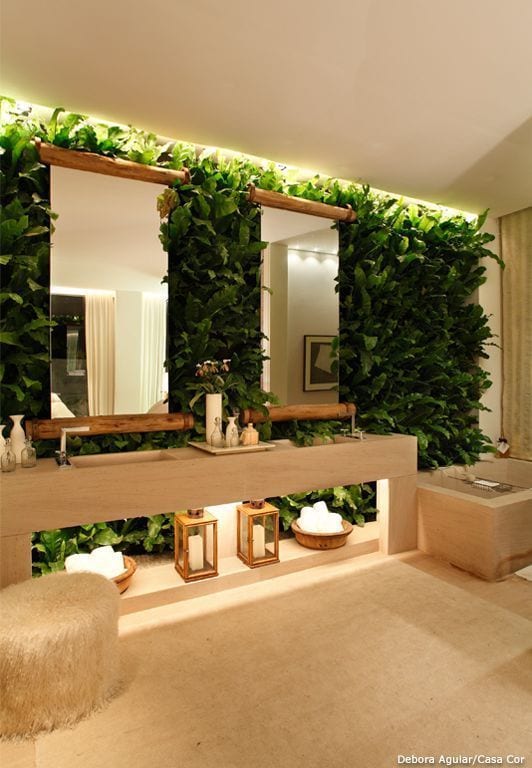 Bathroom with vertical garden.