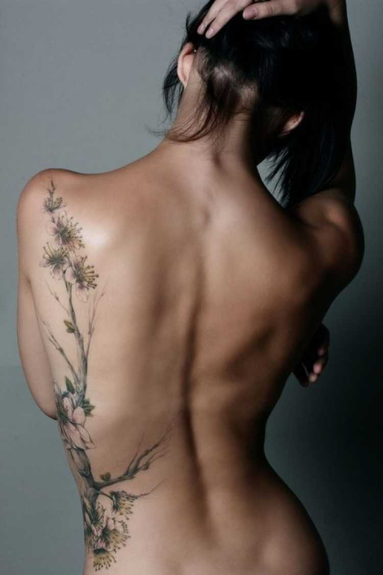 female tattoo