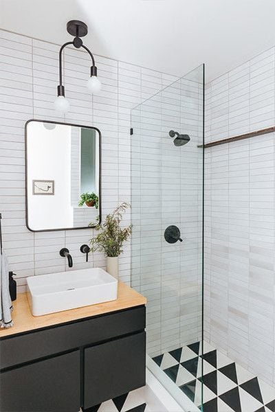 Black and white modern bathroom